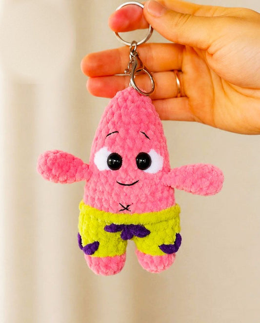 Patrick amigurumi au crochet en fil chenille, patron gratuit pour porte-clés fait main