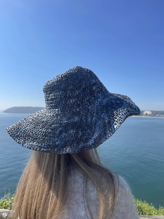 Patron gratuit - Chapeau en Raphia LilyWools - Amigurumis et Crochets