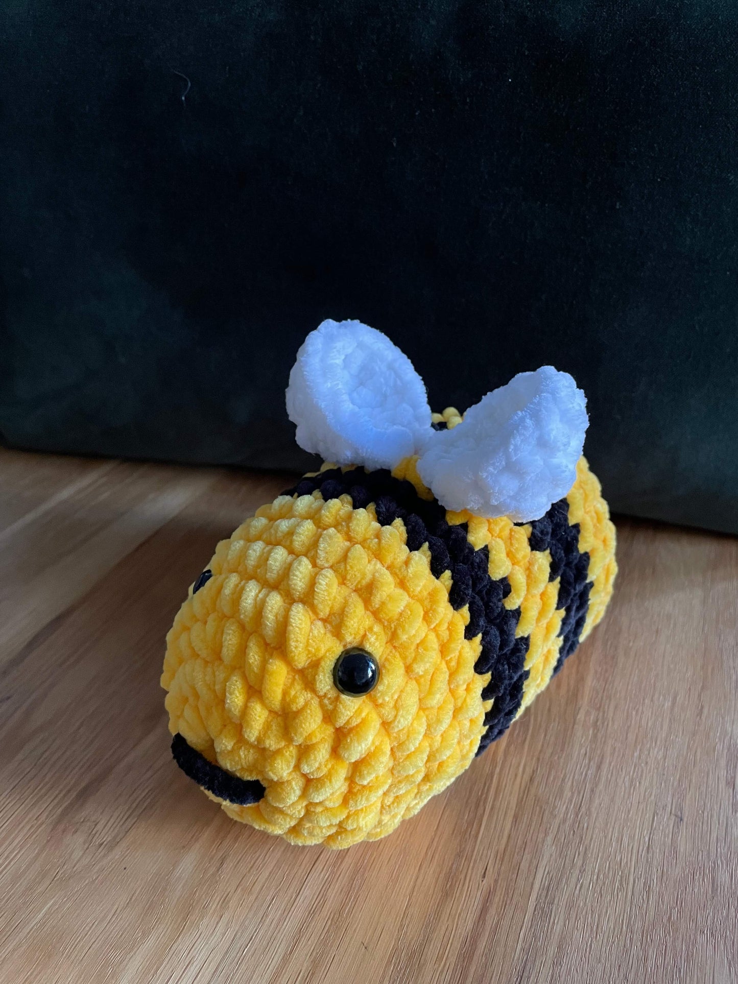 Kit - Abeille au crochet LilyWools - Amigurumis et Crochets